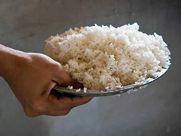 Как варить шлифованный. Как солить рис. Воздушные зёрна риса как готовить.