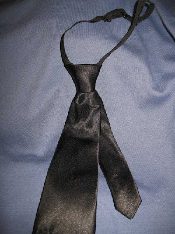 Завязать галстук на резинке